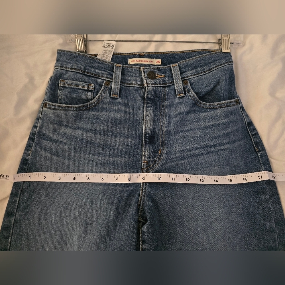 Levi's Classic Blue Jeans - Picture 13 of 13